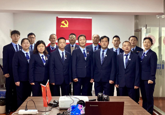 公司組織集體唱紅歌、唱?jiǎng)?lì)志歌曲，傳播正能量(圖2)